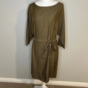 Tommy Bahama brown knee length crew neck dress with belt  3/4 sleeve size S